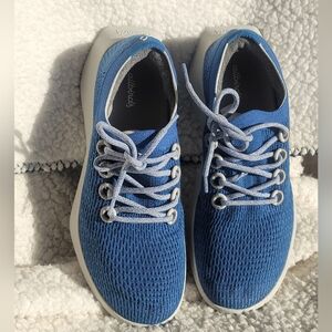 Allbirds Women's Blue and White Athletic Shoes Size 10